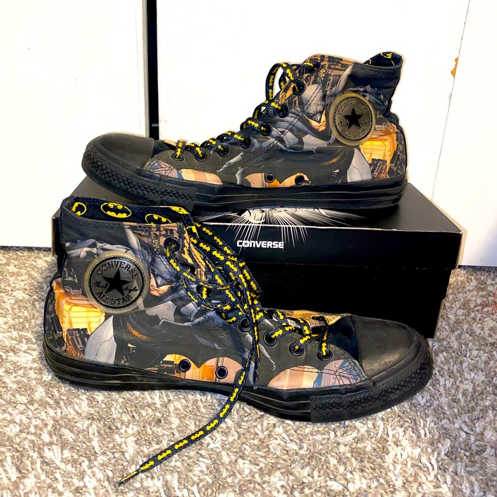 Batman DC Converse, excellent condition (Mens 10/Womens 12)